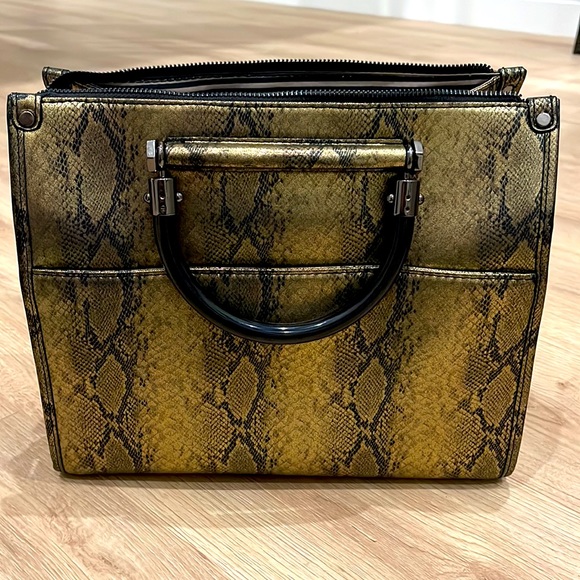 Gianni Bini Gold Snake Satchel NWT - Picture 6 of 7